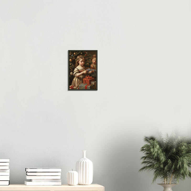 Peace, Unwrapped – poster in aluminium lijst boven een wit dressoir met planten