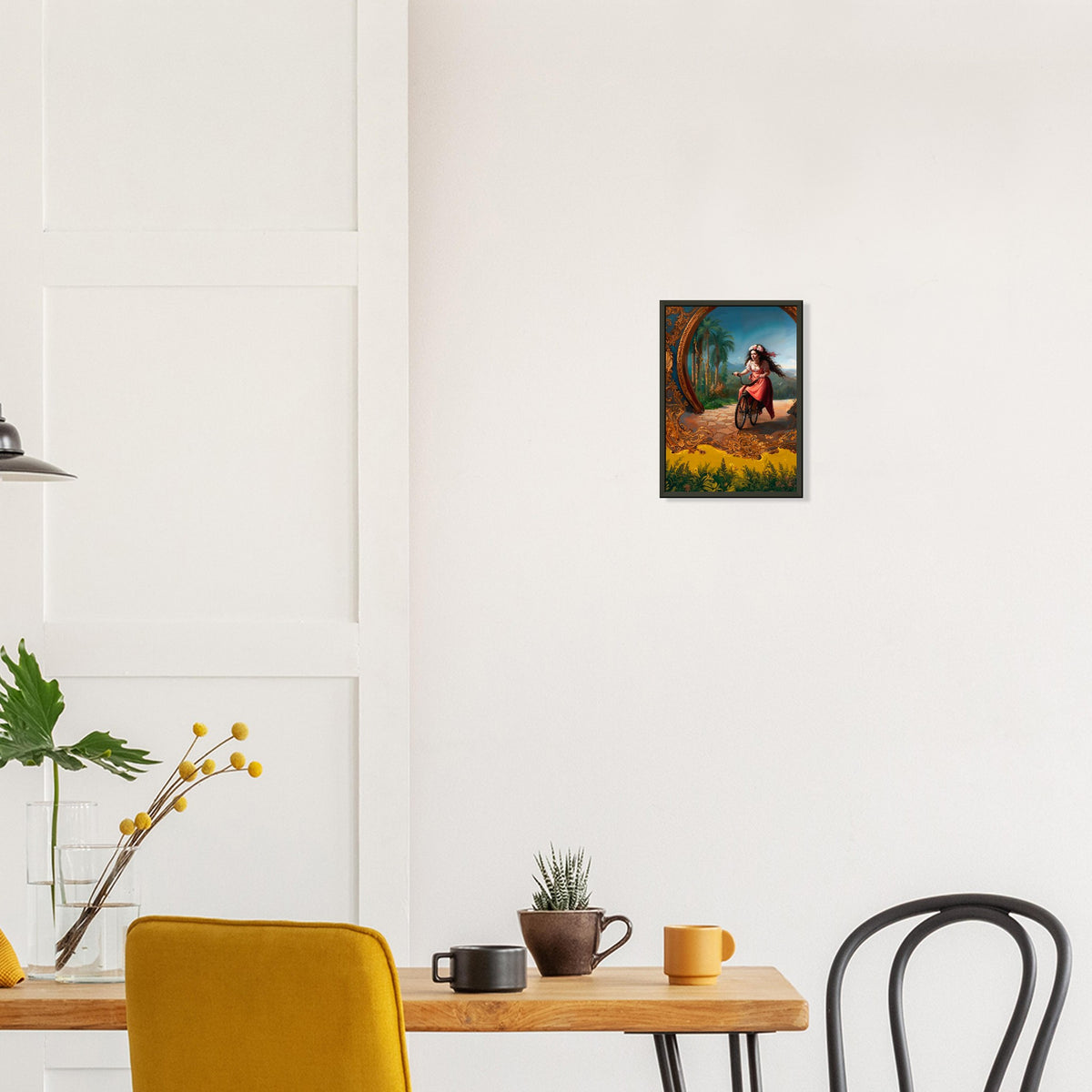 The Golden Ride – poster in aluminium lijst boven een houten bureau met gele stoel
